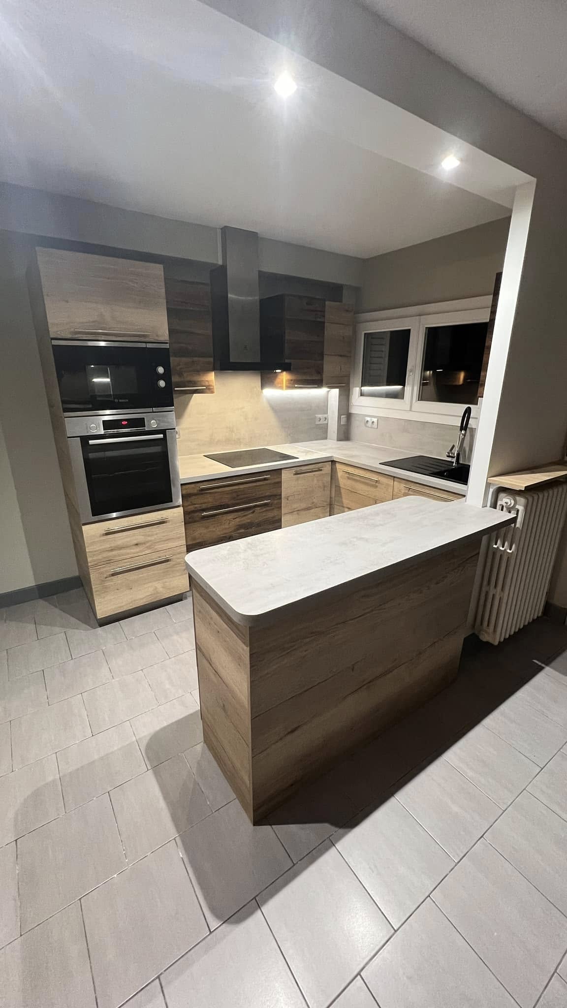 Cuisine sur mesure avec îlot central